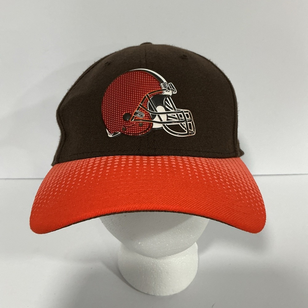 Cleveland Browns New Era 39Thirty NFL Fitted Large XL Hat Cap, Reflective Helmet
